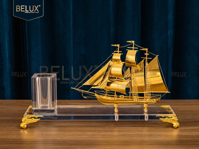 Đế bút thuận buồm xuôi gió mạ vàng 24k 34x10x20cm